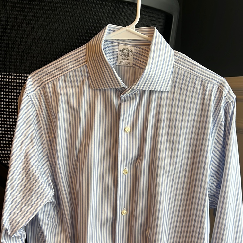 Brooks Brother luxury dress shirt, light/blue striped, size 15.5/32 regent fit.